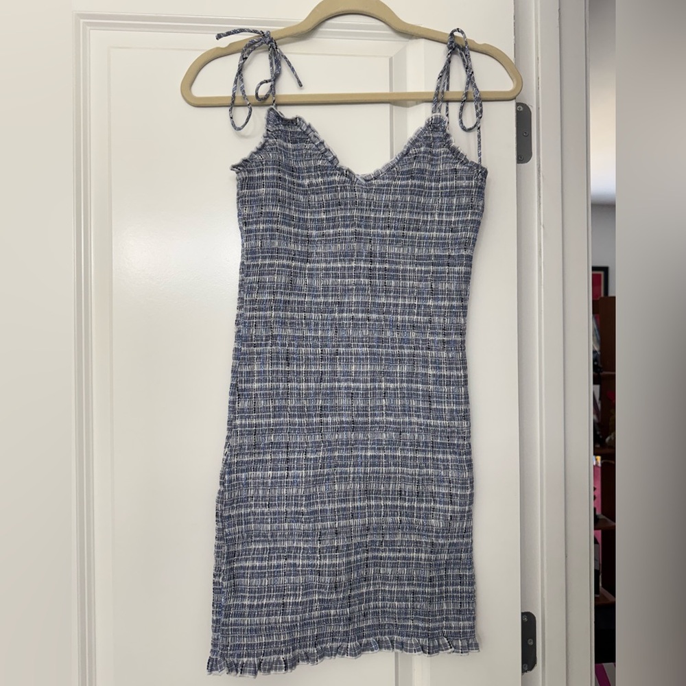 IVY+MAIN SMOCKED DRESS SIZE M